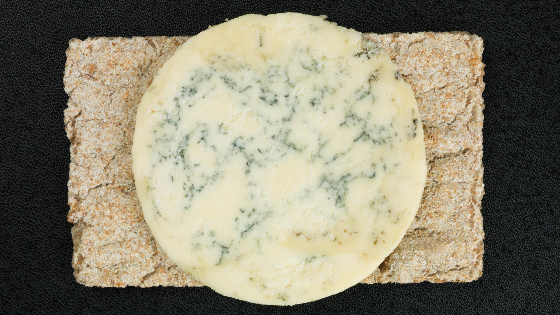 Stilton-Käse ist in England sehr beliebt (Symbolbild). Einen mutmaßlichen Drogenhändler wurde seine kulinarische Vorliebe zum Verhängnis. Stilton-Käse ist in England sehr beliebt (Symbolbild). Einen mutmaßlichen Drogenhändler wurde seine kulinarische Vorliebe zum Verhängnis.