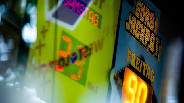 Eurojackpot ist mit 90 Millionen Euro gefüllt Eurojackpot ist mit 90 Millionen Euro gefüllt