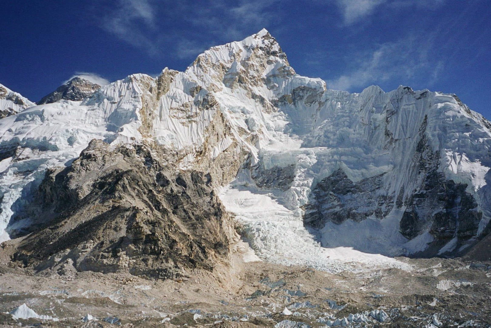 Mount Everest: Der Berg im Himalaya gilt als der größte Berg der Welt.