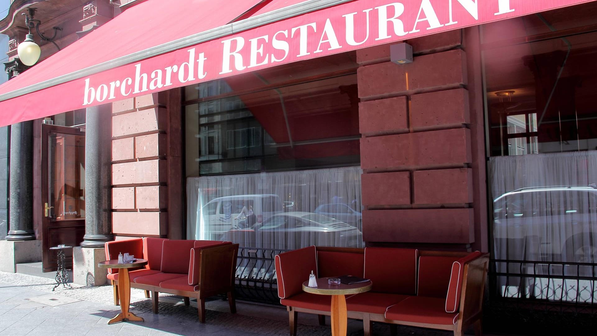 Restaurant F W Borchardt in Berlin (Archivbild): Der Betrieb darf Gäste auch wieder im Innenraum bewirten. Restaurant F W Borchardt in Berlin (Archivbild): Der Betrieb darf Gäste auch wieder im Innenraum bewirten.