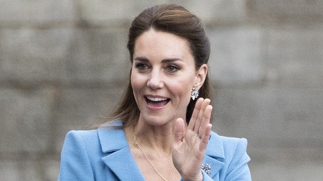 Catherine, Herzogin von Cambridge, hat ihre erste Impfung gegen das Coronavirus erhalten. Catherine, Herzogin von Cambridge, hat ihre erste Impfung gegen das Coronavirus erhalten.