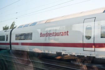 ICE Bordrestaurant: Die Bahn will in der Gastronomie auf mehr Umweltschutz setzen.