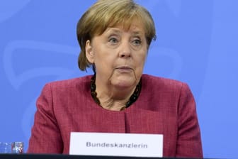 Bundeskanzlerin Angela Merkel bei einer Pressekonferenz (Archivbild). Medienberichte sagen, der dänische Geheimdienst hätte dabei geholfen, sie auszuspionieren.