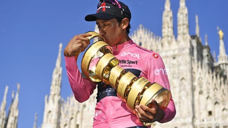 Egan Bernal wird nach seinem Giro-Sieg in der Heimat gefeiert.