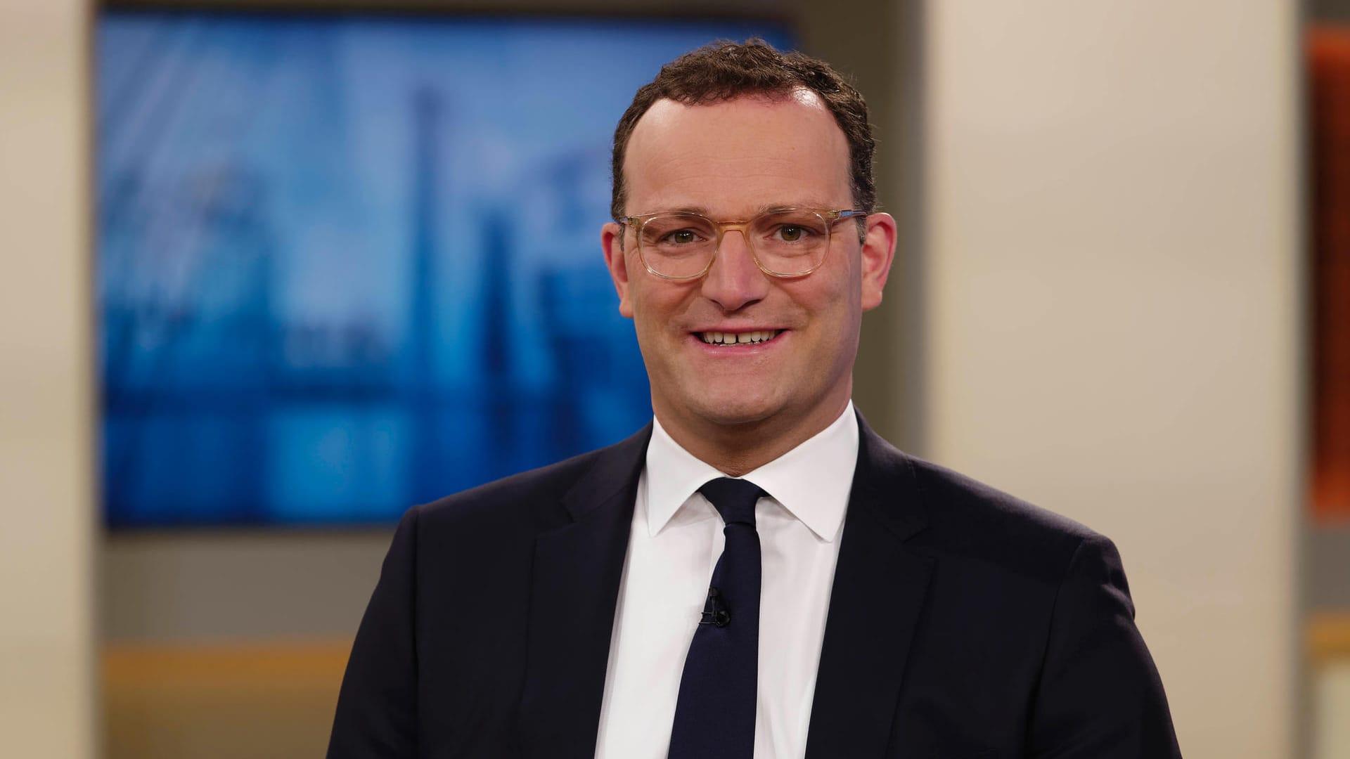 Jens Spahn musste bei "Anne Will" erklären, warum es in Testzentren offenbar zu Betrug gekommen ist.