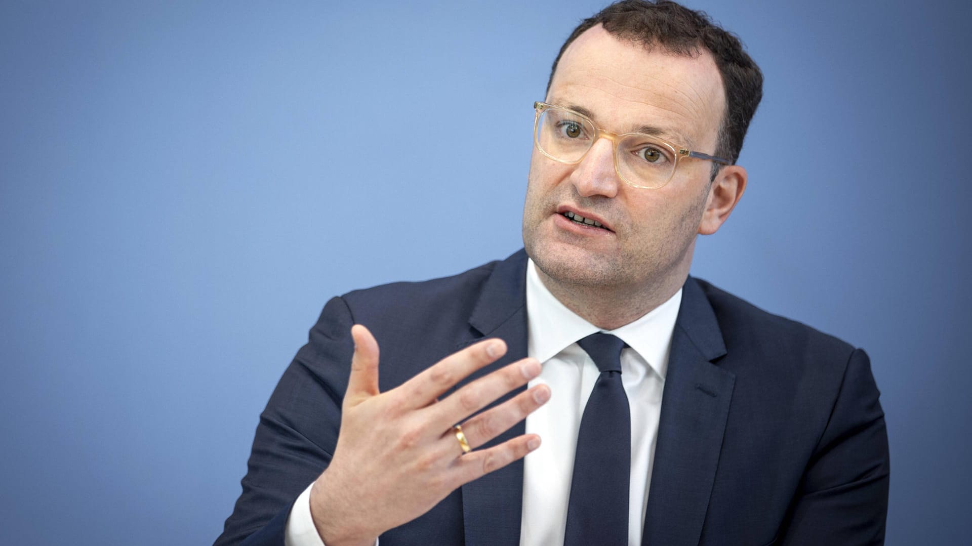 Gesundheitsminister Jens Spahn: Er sieht vor allem die Gesundheitsämter in der Pflicht, Corona-Teststellen zu kontrollieren.