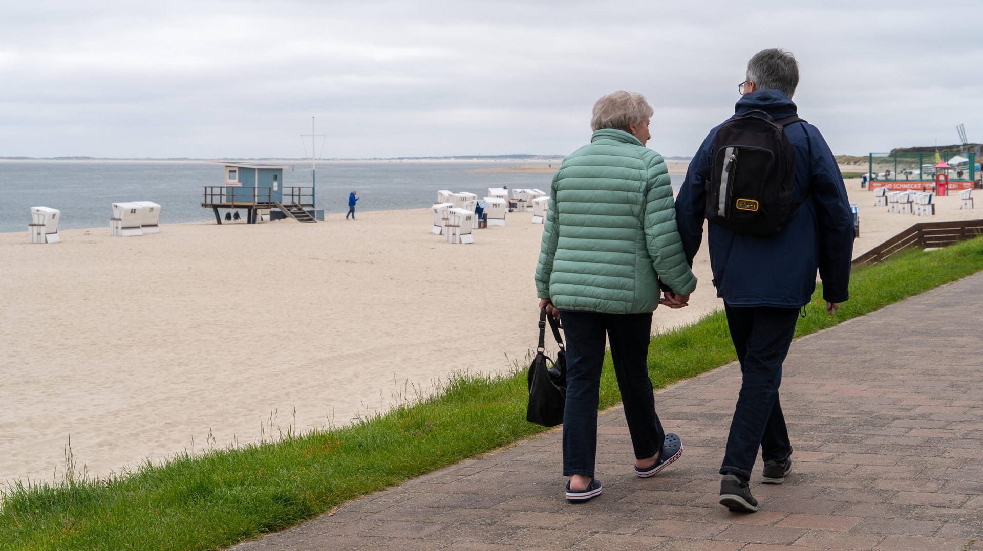 Rentnerpaar auf Sylt: Für heutige Rentner hat das Urteil kaum Auswirkungen.