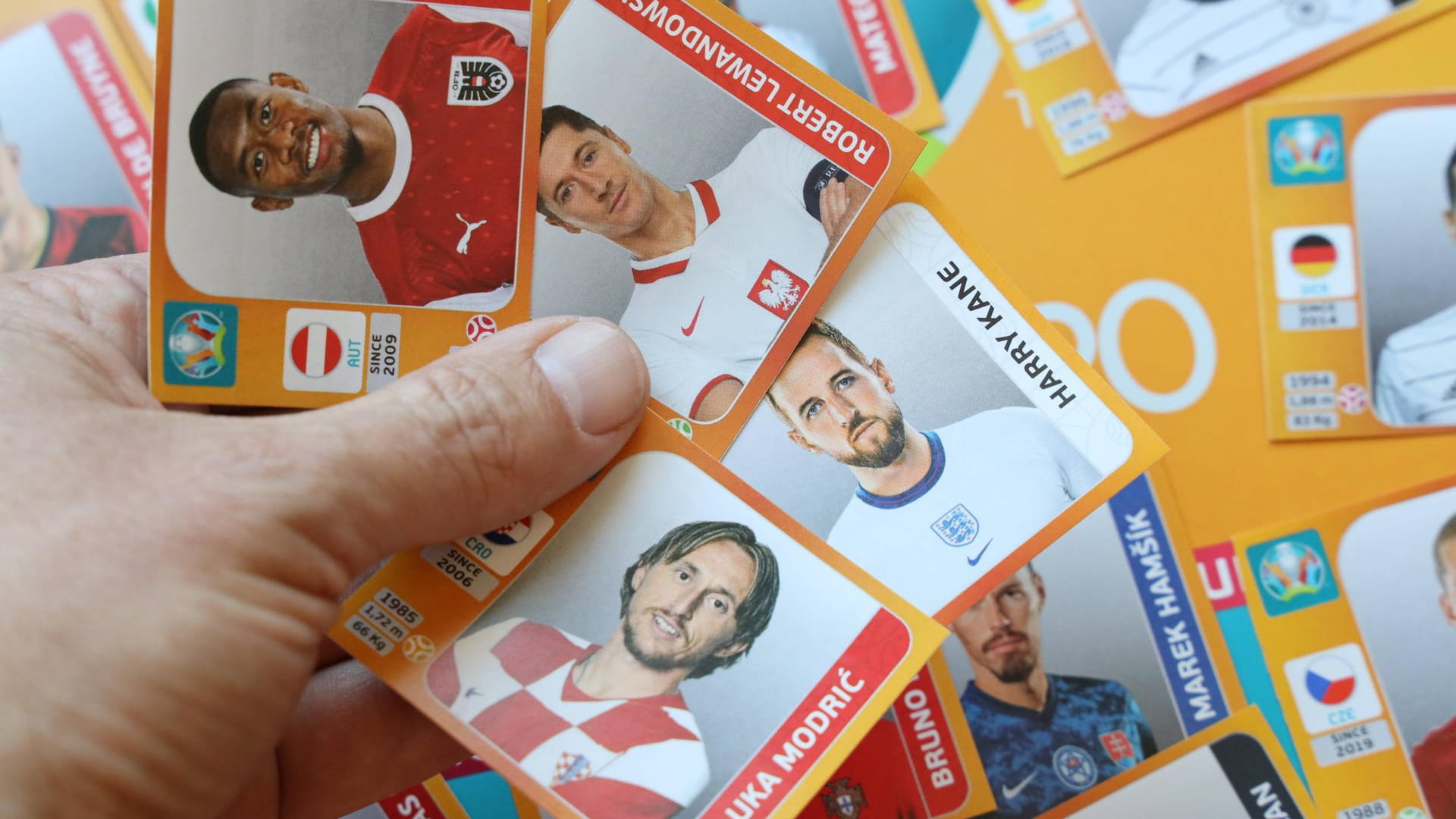 Fußball EURO 2020 - Panini Sammelbilder Alaba, Kroos, Kane, Modric, De Bruyne, Immobile Stars der EURO *** Football EURO