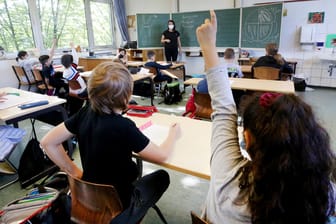 Präsenzunterricht in einer Grundschule in Essen: In den meisten Teilen Nordrhein-Westfalens werden Schüler wieder in ihren Klassenräumen unterrichtet.