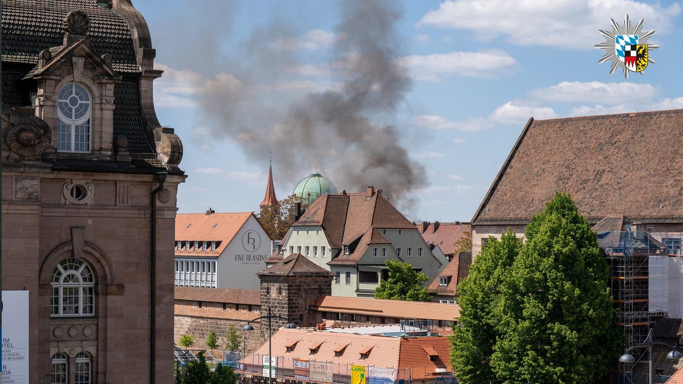 Schwarze Rauch über Nürnberg: In der Innenstadt sorgte dieses Bild für Aufregung.