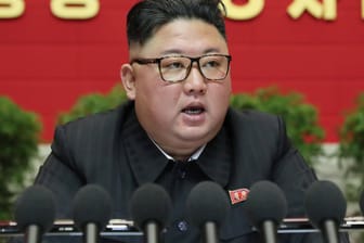 Nordkoreas Machthaber Kim Jong Un: Voriges Jahr erließ er das "Anti-Reaktionäre-Gedanken-Gesetz", auf dessen Grundlage ein Mann nun hingerichtet wurde.
