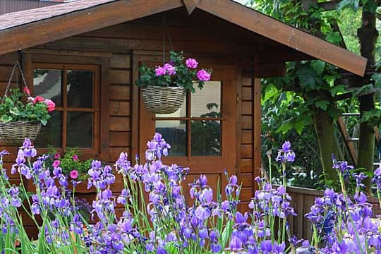 Gartenhaus: Nicht jedes Gartenhaus darf einfach aufgestellt werden.