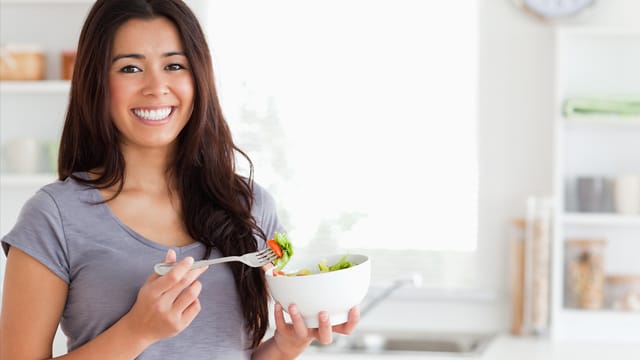 In der Schwangerschaft gelten besondere Regeln für die Ernährung.