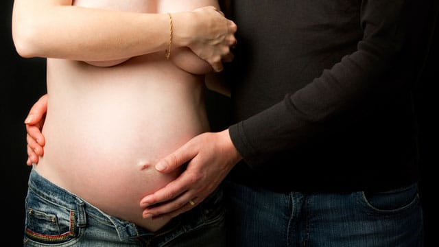 "Anfassen darf nur der Papa": Schwangere Frauen müssen sich nicht von jedem den Bauch betatschen lassen.