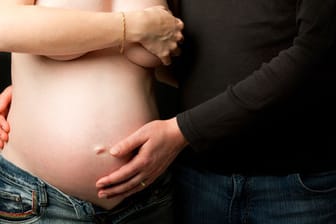 "Anfassen darf nur der Papa": Schwangere Frauen müssen sich nicht von jedem den Bauch betatschen lassen.