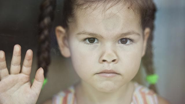 Vorgeburtliches Trauma: Der Tod eines Zwillings im Mutterleib geht am überlebenden Kind oft nicht spurlos vorbei.