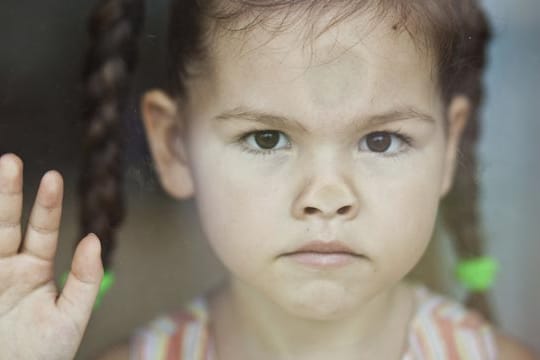 Vorgeburtliches Trauma: Der Tod eines Zwillings im Mutterleib geht am überlebenden Kind oft nicht spurlos vorbei.