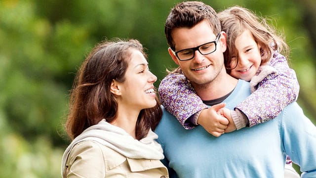Die Zahl der möglichen Adoptiveltern in Deutschland übersteigt die der potenziellen Adoptivkinder deutlich. Die Zahl der möglichen Adoptiveltern in Deutschland übersteigt die der potenziellen Adoptivkinder deutlich.