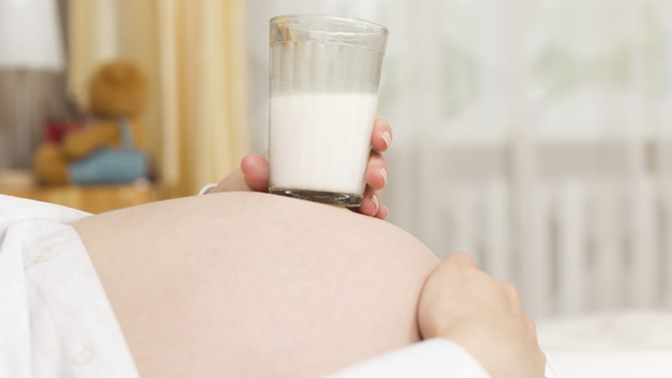 Eine ausgewogene Ernährung, die Milchprodukte einschließt, ist für die Entwicklung Ihres Babys sehr wichtig