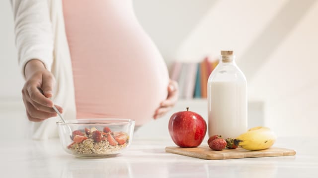Plastik enthält oft Weichmacher und diese können das Ungeborene gefährden. Schwangere verzichten daher besser auf Kunststoffgeschirr. Plastik enthält oft Weichmacher und diese können das Ungeborene gefährden. Schwangere verzichten daher besser auf Kunststoffgeschirr.