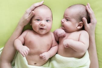 Bei Zwillingsschwangerschaften ist eine engmaschige Betreuung wichtig.
