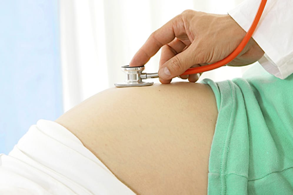 Risikoschwangerschaft: Oft sind zusätzliche Vorsorgeuntersuchungen nötig.