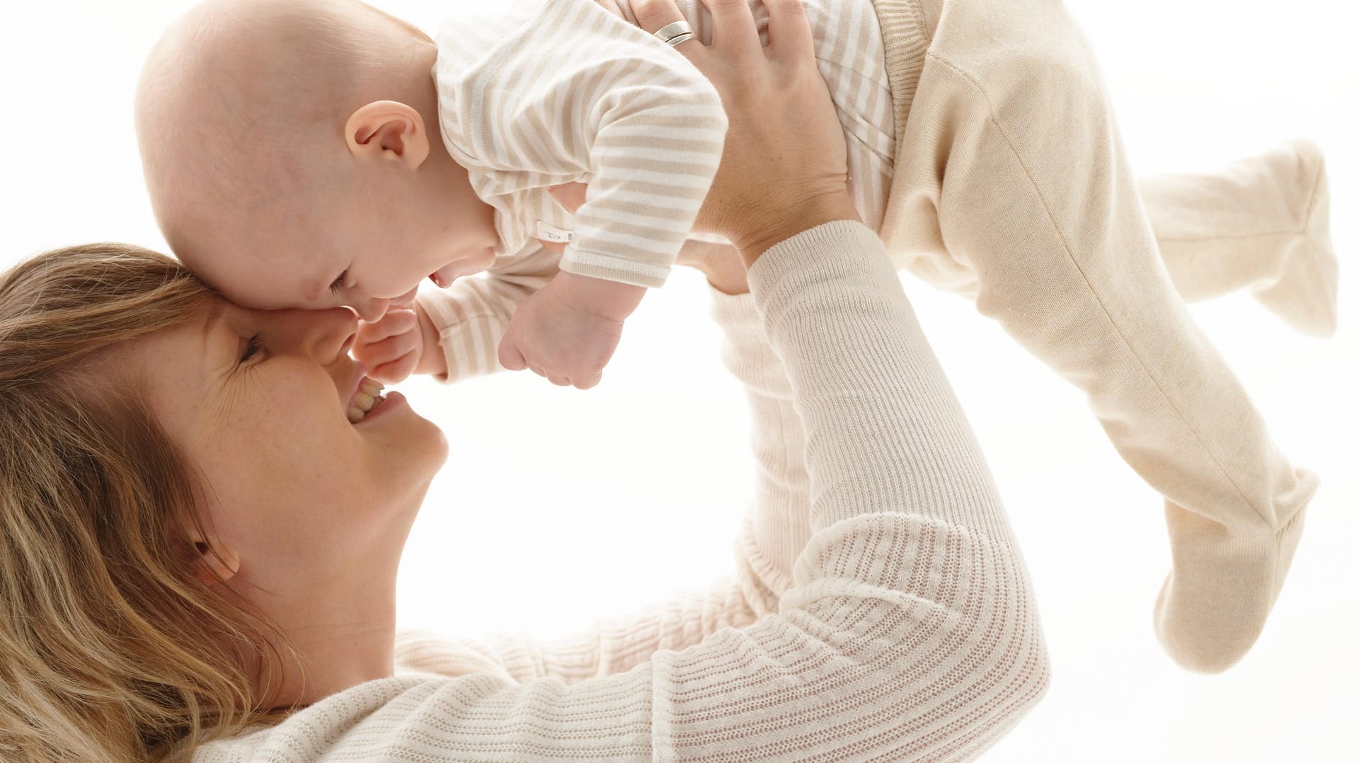 Unverhofftes Mutterglück: Auch Frauen ohne eigene Gebärmutter könnten künftig ihr Baby selbst austragen. Unverhofftes Mutterglück: Auch Frauen ohne eigene Gebärmutter könnten künftig ihr Baby selbst austragen.