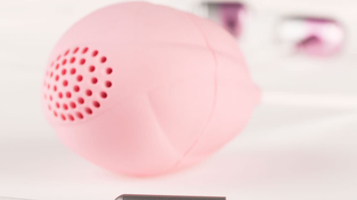 Ein silikonumhüllter Lautsprecher mit Klinkenstecker: Der Babypod.
