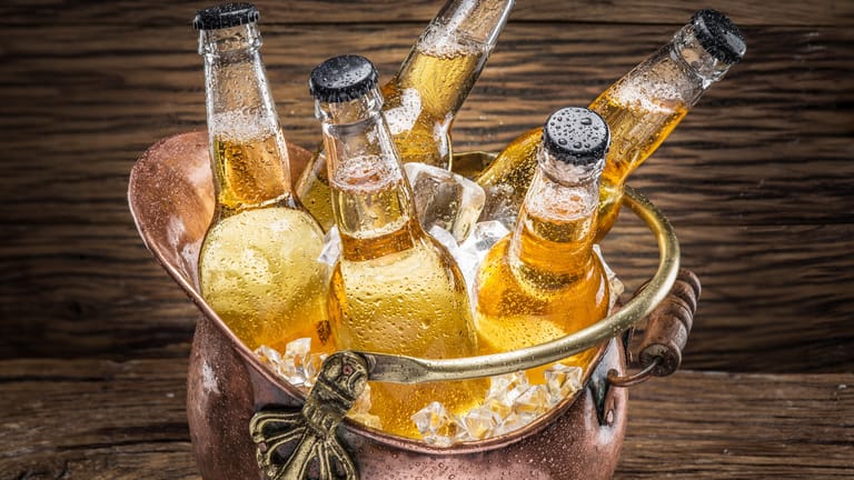 Gekühltes Bier: Jede Sorte hat eine eigene perfekte Trinktemperatur.