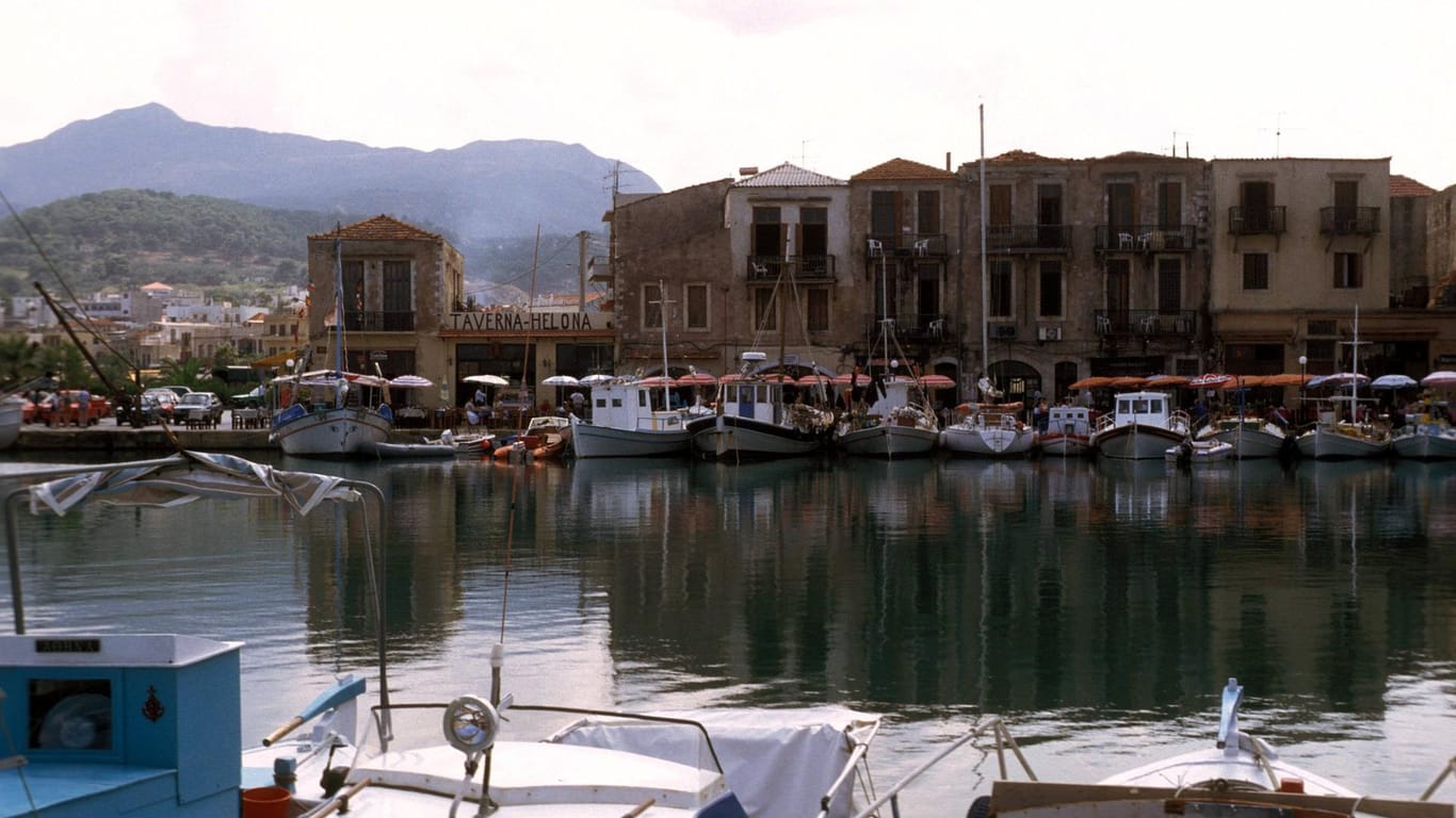 Fischerhafen von Rhethymnon: Die Hafenstadt Rhethymnon liegt zwischen der Hauptstadt Heraklion und Chania.