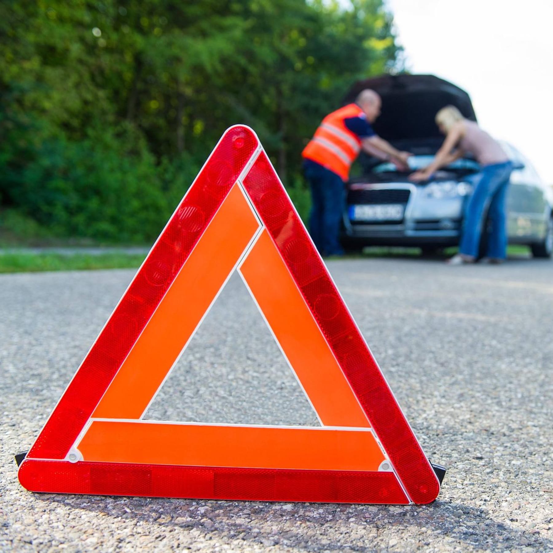 Unfallstelle absichern: Das müssen Autofahrer beachten