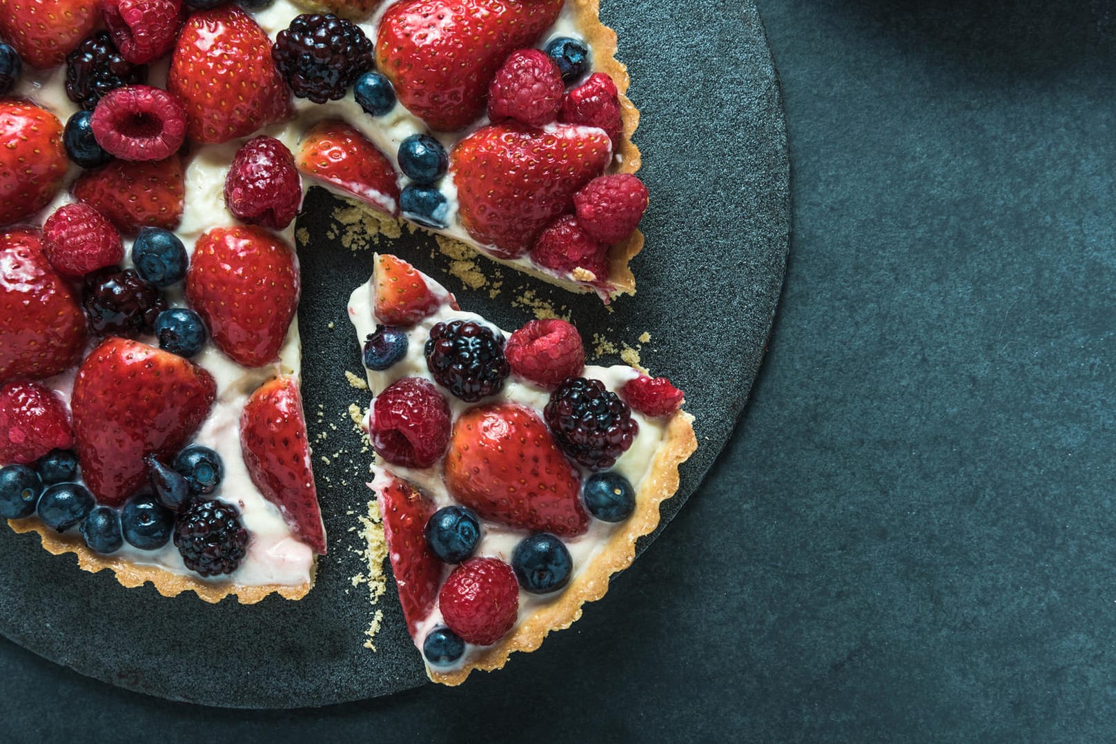 Obstkuchen: Beim Obstbelag können Sie Ihrer Phantasie freien Lauf lassen.