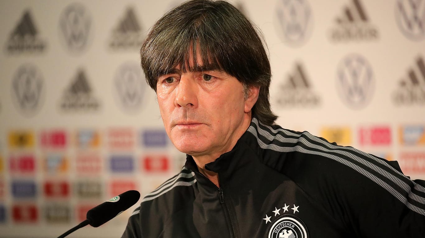 Joachim Löw bei einer Pressekonferenz: Der Bundestrainer steht vor seinem Abschiedsturnier als DFB-Coach.
