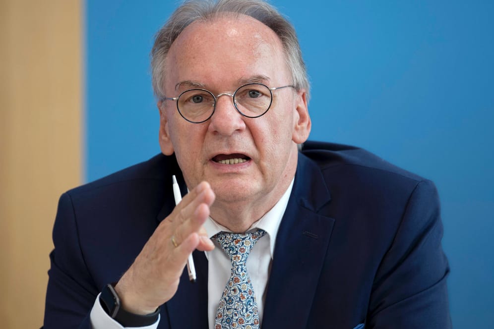 Reiner Haseloff: Der Ministerpräsident von Sachsen-Anhalt will Großveranstaltungen mit mehr als 1.000 Teilnehmern erlauben.