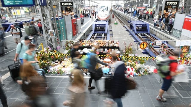 Im Prozess um die tödliche Gleisattacke am Frankfurter Hauptbahnhof wird das Urteil erwartet. Im Prozess um die tödliche Gleisattacke am Frankfurter Hauptbahnhof wird das Urteil erwartet.