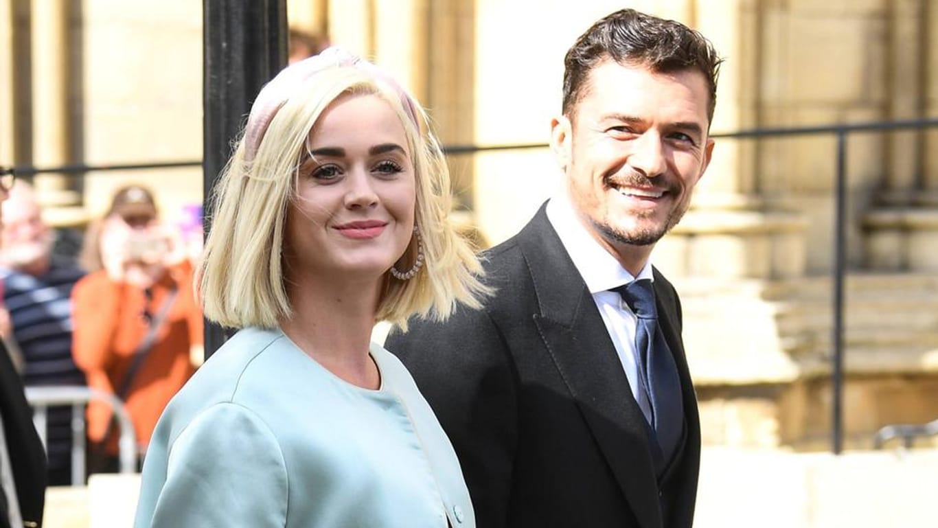 Katy Perry und Orlando Bloom: Die beiden haben Nachwuchs bekommen und die Promi-Welt gratuliert.
