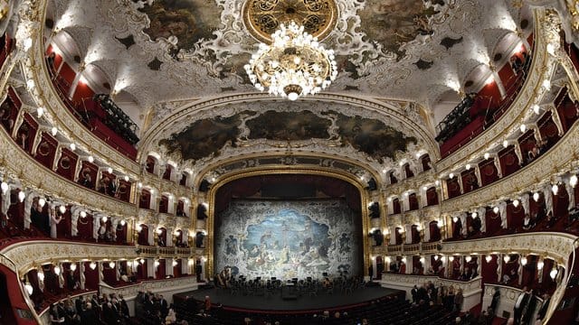 Mit einem Eröffnungskonzert in der Prager Staatsoper startet an diesem Sonntag das deutsch-tschechische Kulturprojekt "Musica non grata". Mit einem Eröffnungskonzert in der Prager Staatsoper startet an diesem Sonntag das deutsch-tschechische Kulturprojekt "Musica non grata".