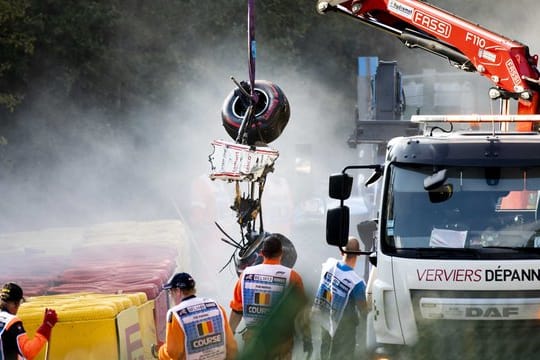 Das Wrack vom Rennwagen von Juan Manuel Correa wird 2019 geborgen.