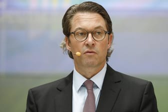 Andreas Scheuer: Der Verkehrsminister soll die Öffentlichkeit nicht richtig über ein Gespräch zur Pkw-Maut informiert haben.