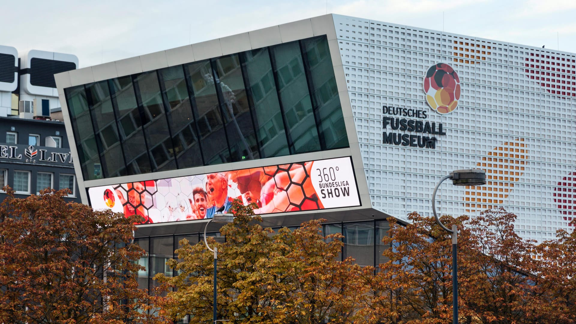 Das Deutsche Fußballmuseum des DFB in Dortmund (Archivbild): Der ehemalige Weltmeister Benedikt Höwedes wurde ins Kuratorium des Museums aufgenommen.