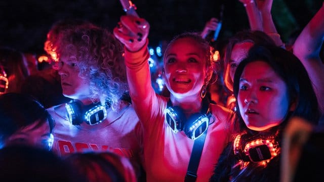 Luna Wedler als Studentin Mia Akerlund in einer Szene aus "Biohackers".