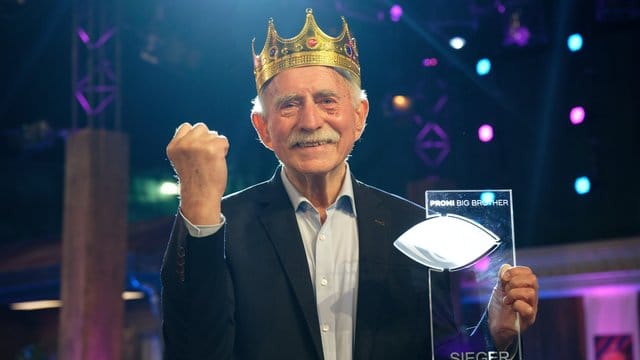 Werner Hansch freut sich über seinen Sieg bei "Promi Big Brother" Werner Hansch freut sich über seinen Sieg bei "Promi Big Brother"