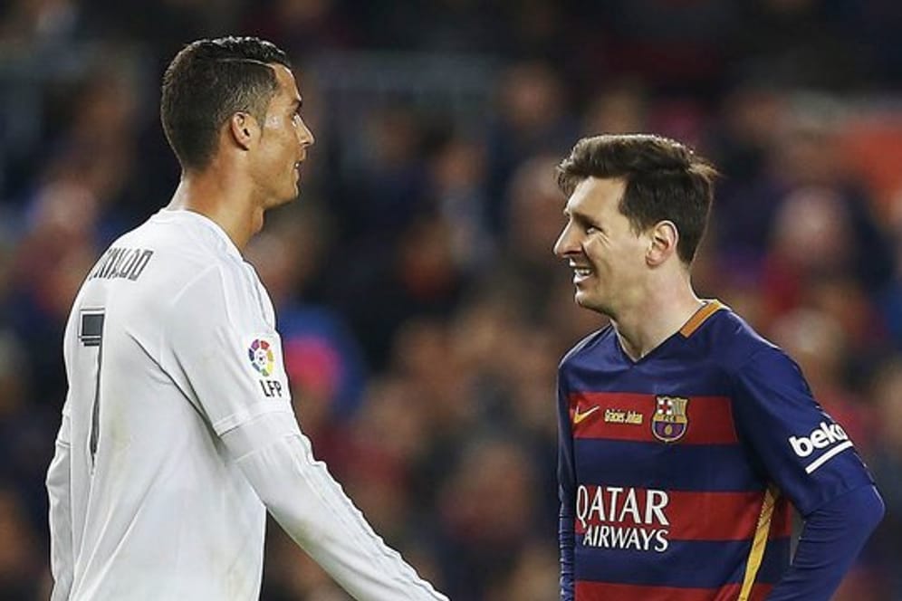 Bald Teamkollegen?: Cristiano Ronaldo (l) und Lionel Messi.