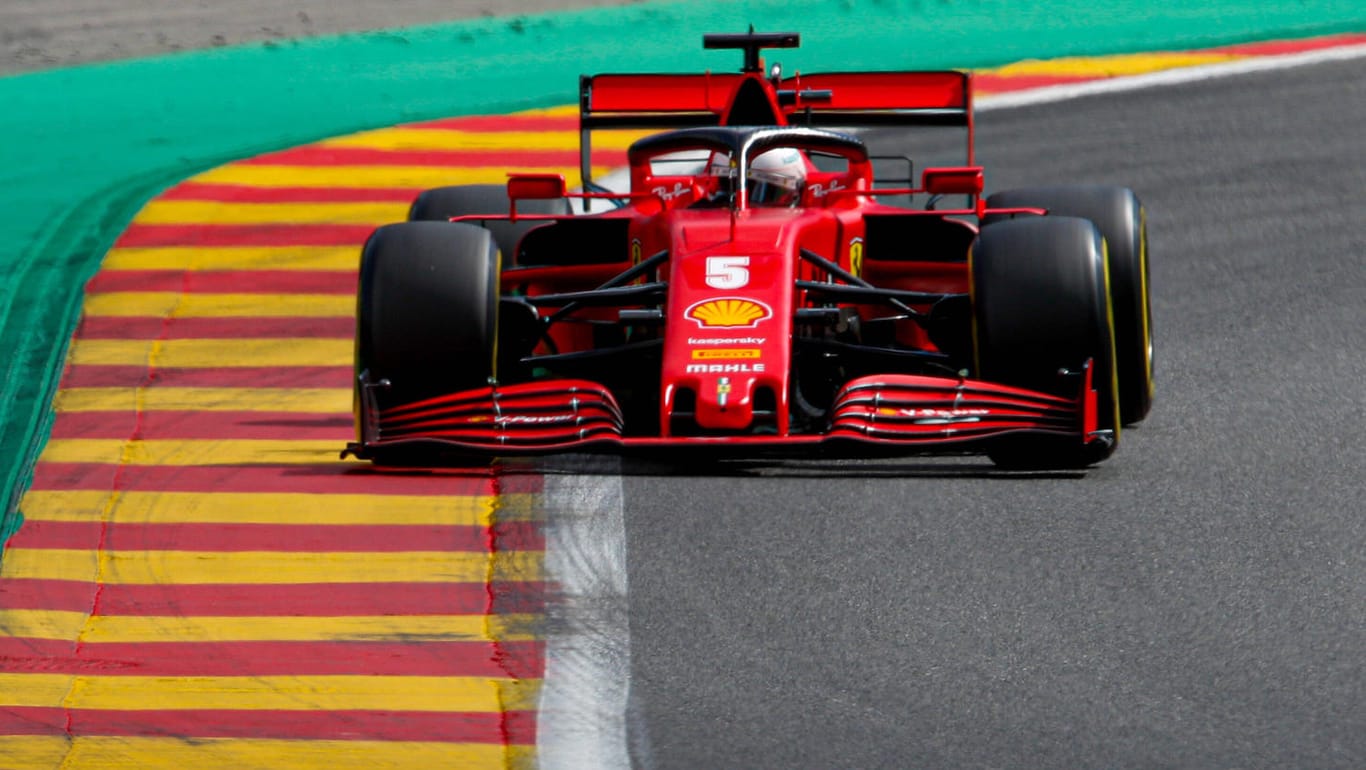 Sebastian Vettel in seinem Wagen: Für die Scuderia Ferrari ist Spa im Training kein Segen gewesen.