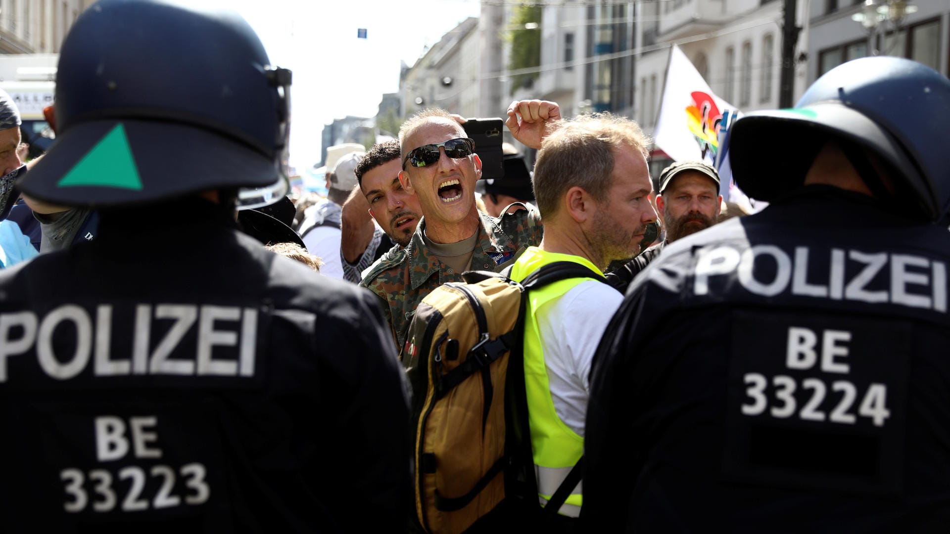Corona-Gegner in Berlin: Die Polizei hat die Demonstration aufgelöst. Corona-Gegner in Berlin: Die Polizei hat die Demonstration aufgelöst.