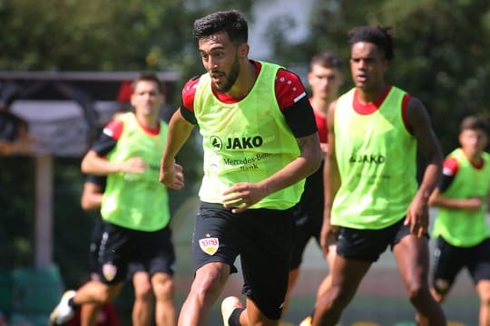 Nicolás González (M) schoss den VfB im Test gegen Bielefeld in Führung.