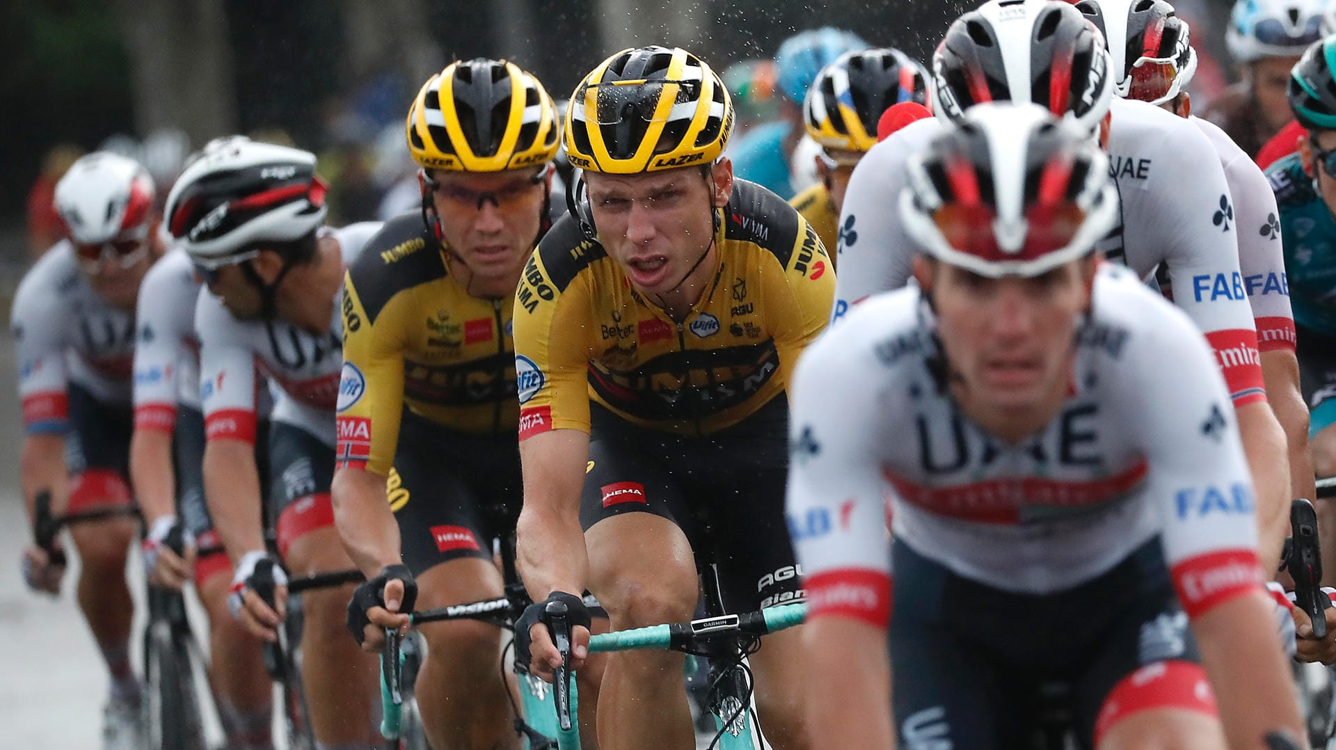 Tony Martin (in gelb, rechts): Der deutsche Tour-Fahrer zeigt vollen Einsatz.