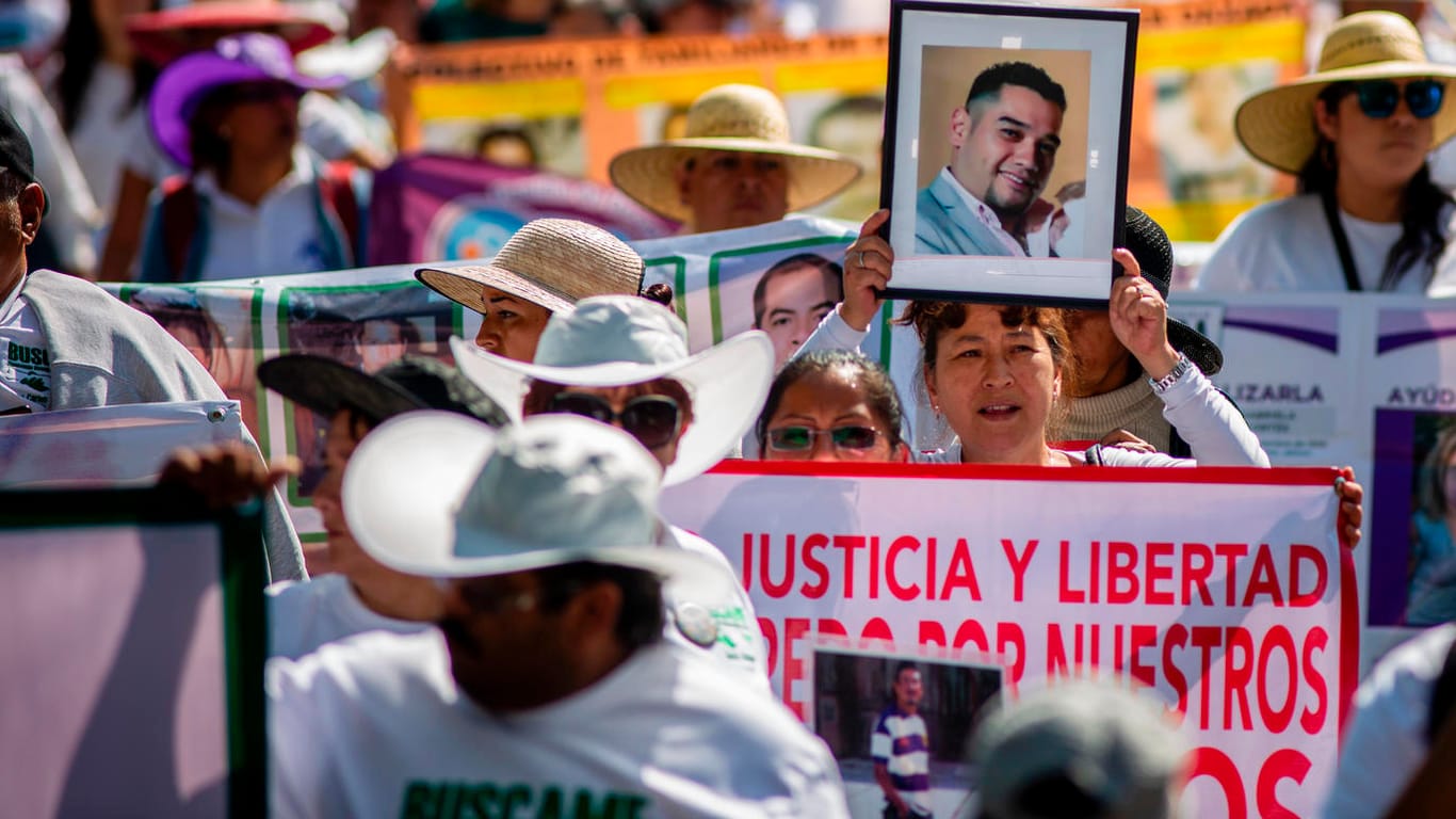 Protest in Mexiko-Stadt: Im Mai demonstrierten Tausende in Mexikos Hauptstadt und forderten Aufklärung über das Schicksal ihrer Kinder und Verwandten.