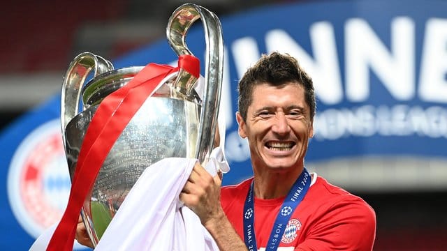 Wurde erstmals zu Deutschlands Fußballer des Jahres gewählt: Robert Lewandowski. Wurde erstmals zu Deutschlands Fußballer des Jahres gewählt: Robert Lewandowski.
