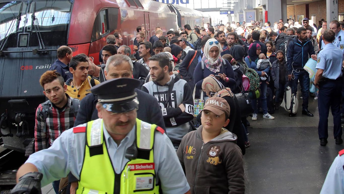 2015: Flüchtlinge am Hauptbahnhof München, die gerade angekommen waren.